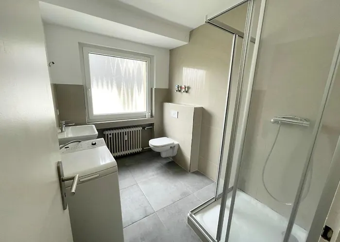 公寓 Geraeumiges Mit Balkon In *